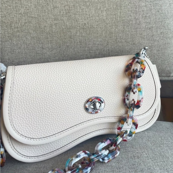 Elegant White Leather Women's Bag - Picture 3 of 5